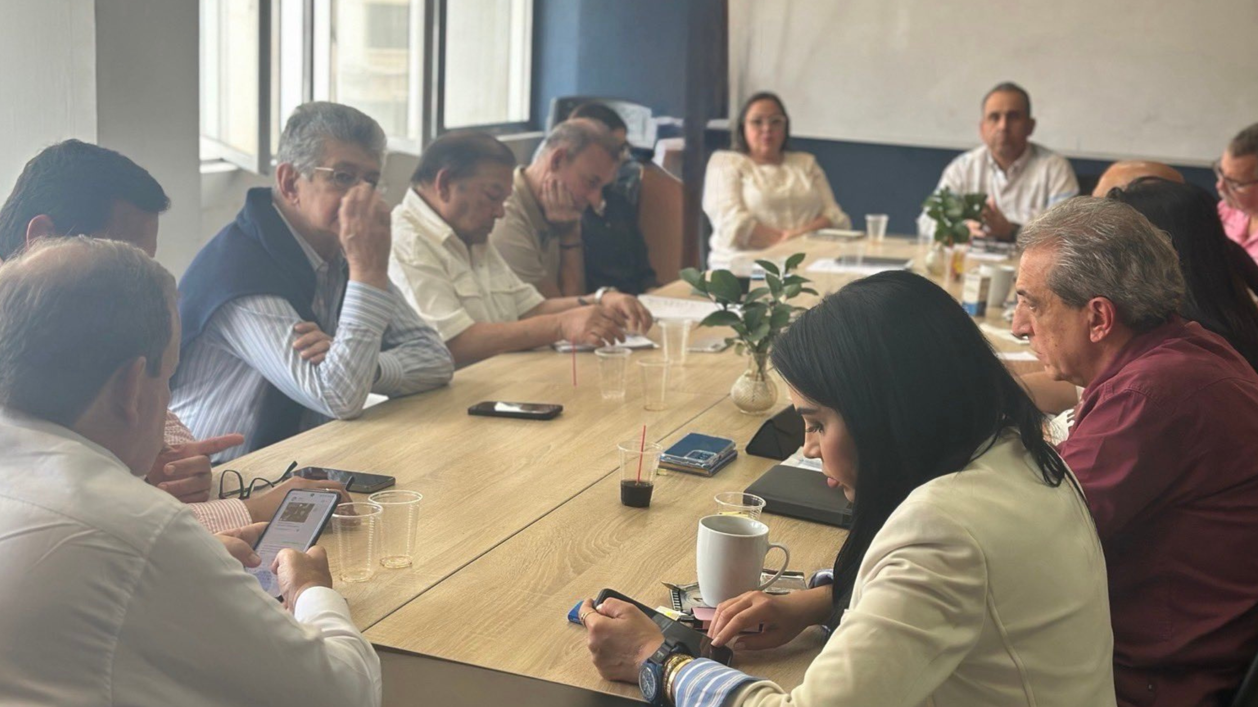 La oposición en su laberinto.